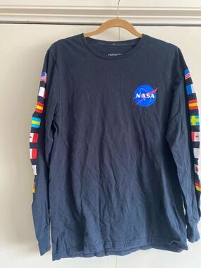 NASA World Flags Long Sleeve Graphic Shirt Chemistry Black Size M